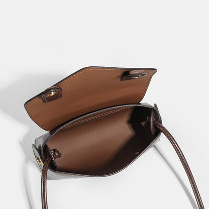 Bolso cuadrado pequeño y elegante color café: bolso bandolera versátil para mujer, ideal para otoño e invierno. 