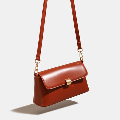 Bolso rojo retro para mujer, bolso de hombro tipo hobo de moda, estilo veraniego, con textura y estilo veraniego.