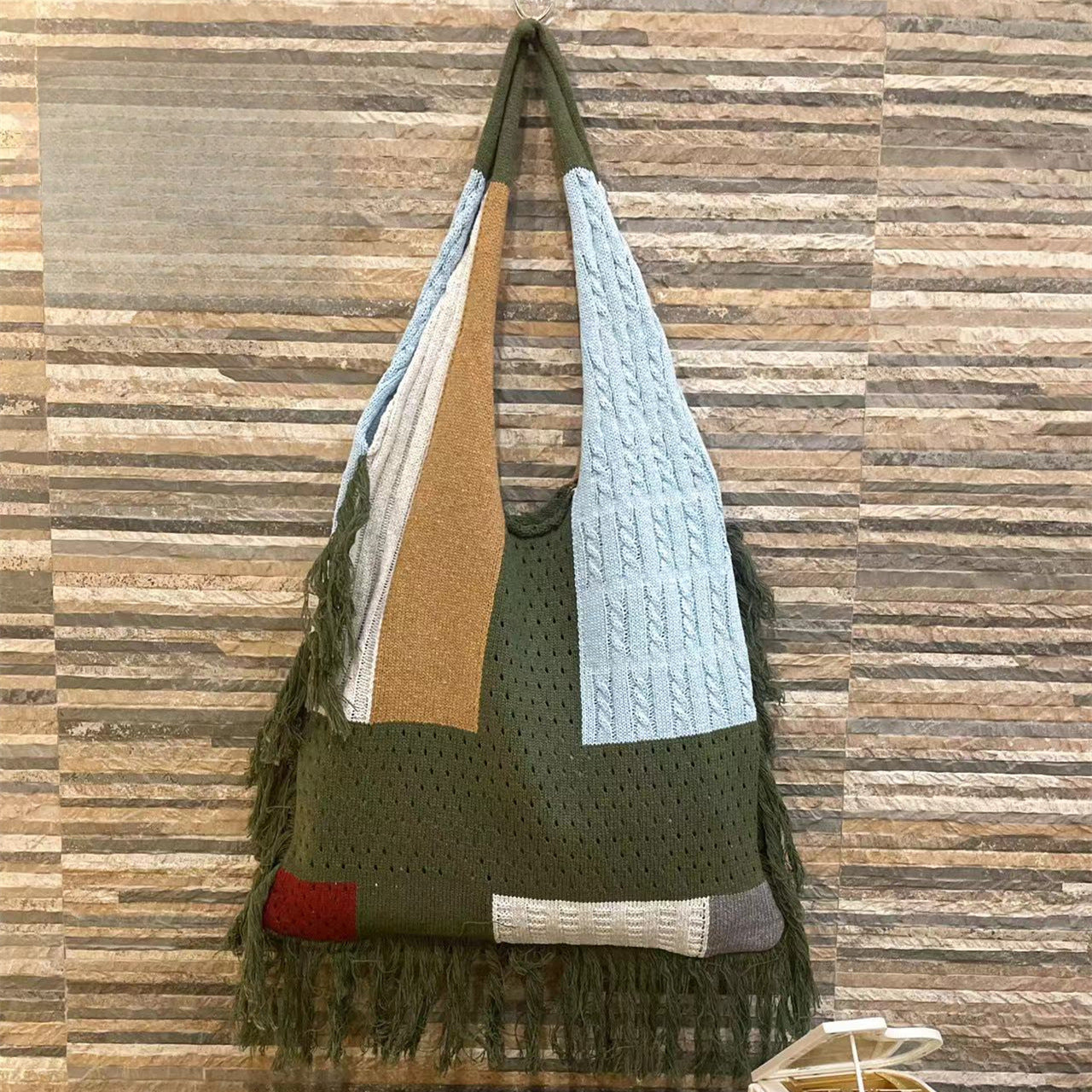 Bolso con borla para mujer, bolso de hombro de punto con diseño de empalme, bolso hobo de punto retro sencillo y versátil 