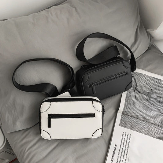 Bolso bandolera sencillo para hombre, bolso tipo caja de diseño elegante, bolso pequeño tipo cartera. 