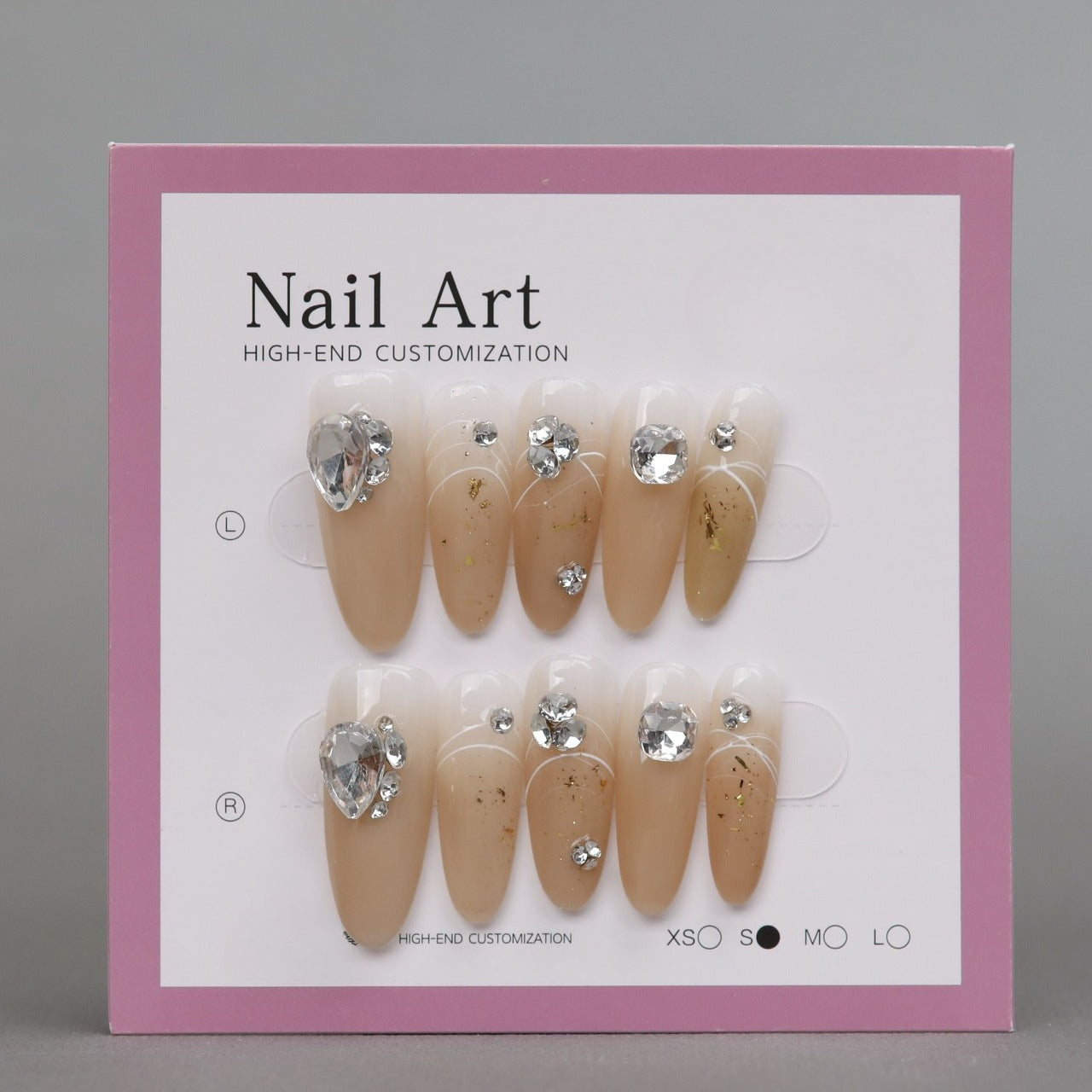 Uñas de aguja minimalistas con diamantes de imitación 