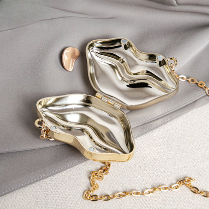 Lip Shaped Small evening Clutch Purse – Stylish Shinny Party Purse, Perfect for Casual Outings, Proms, and Parties – A Unique Fashion Accessory That Turns Heads