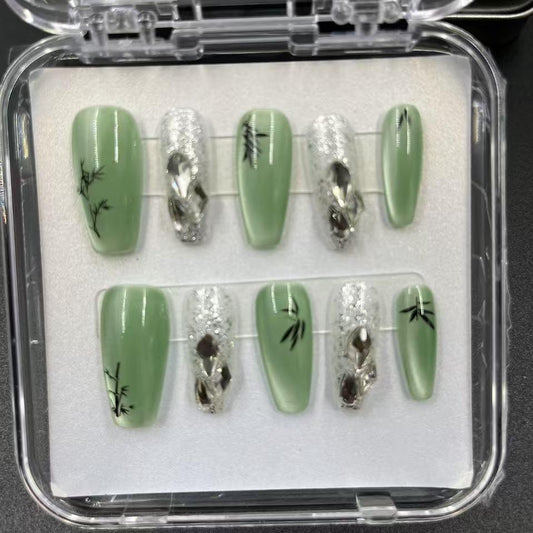 1048- Uñas postizas hechas a mano, de presión, removibles. Uñas con dibujo hecho a mano.