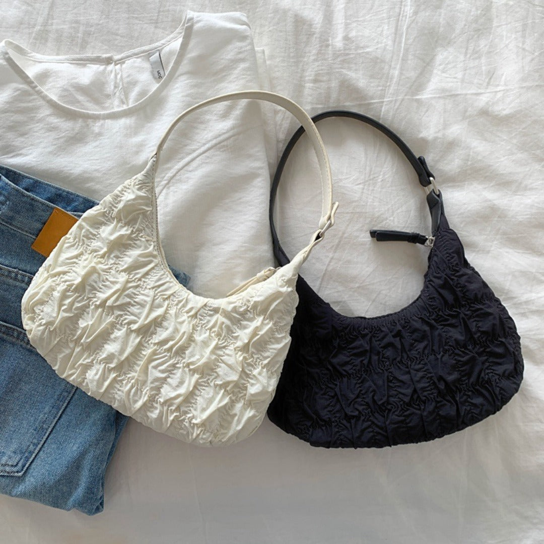 bolso pequeño de hombro, bolso tipo puff color crema, bolso plisado, bolso hobo 