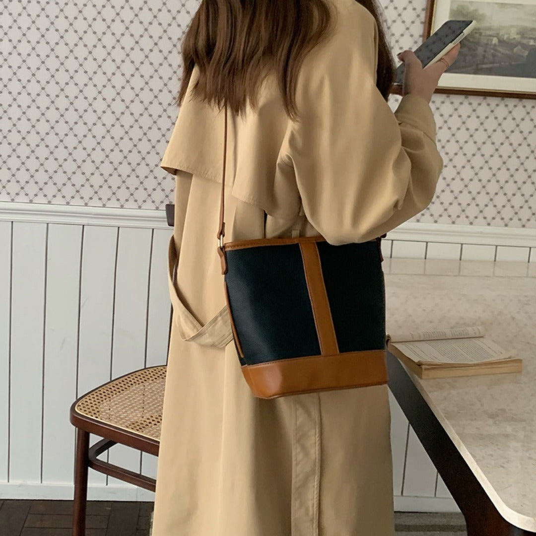 Bolso tipo cubo retro con textura sencilla y diseño minimalista - Bolso versátil para mujer, ideal para llevar al hombro o cruzado. 