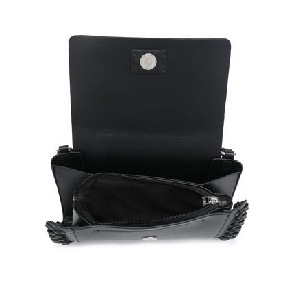 Bolso bandolera pequeño plateado, bolso cuadrado compacto color canela y negro con detalle de tejido artesanal.