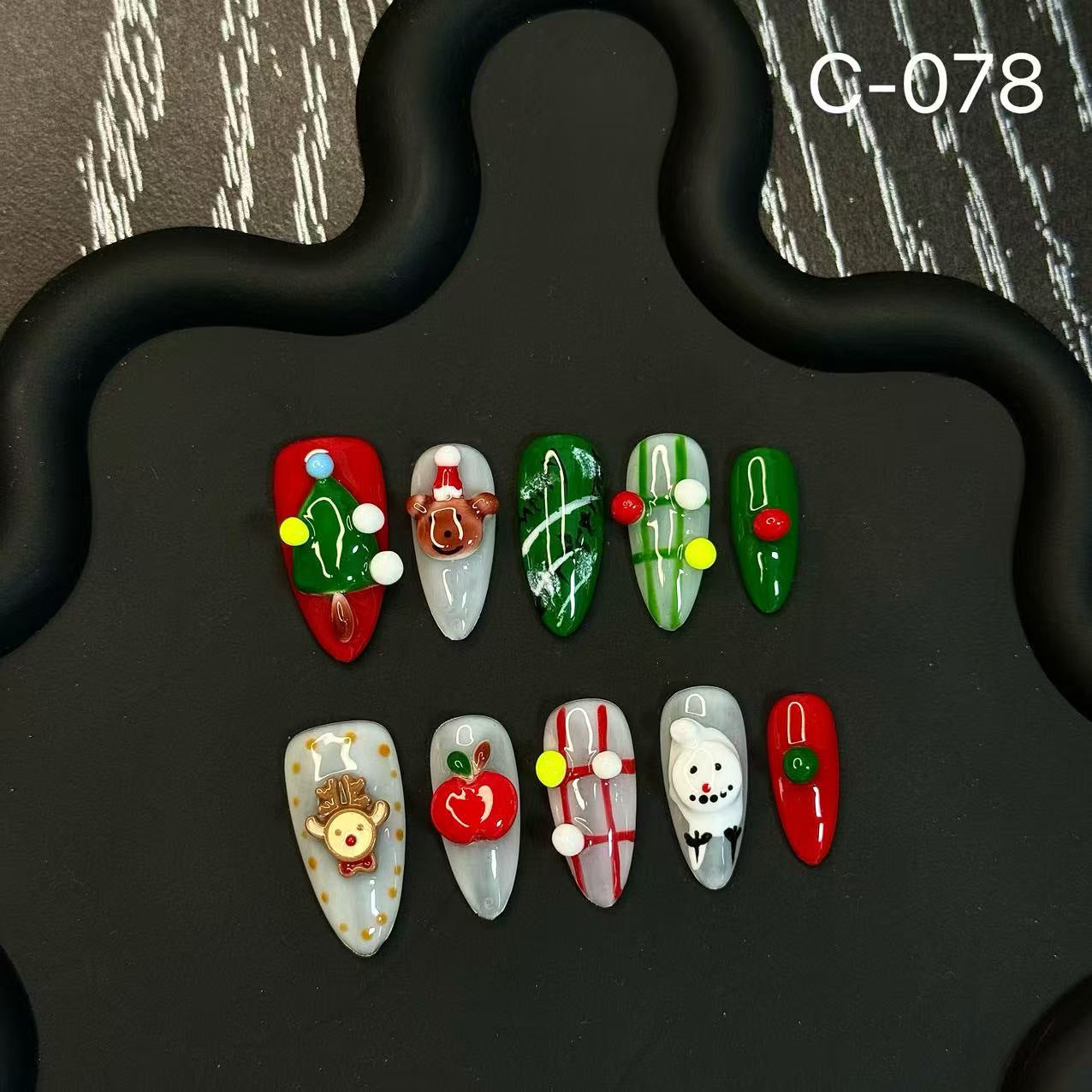 Pieza de manicura navideña, con un ambiente de muñeco de nieve, alto sentido, uñas postizas hechas a mano.