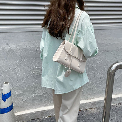 Bolso pequeño de hombro tipo hobo 