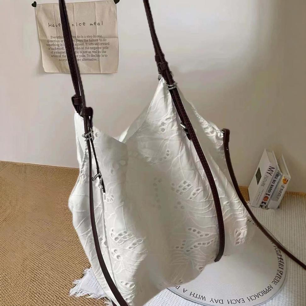 White large capacity hobo purse, embroidered shoulder bag, tote bag, commuter underarm bag