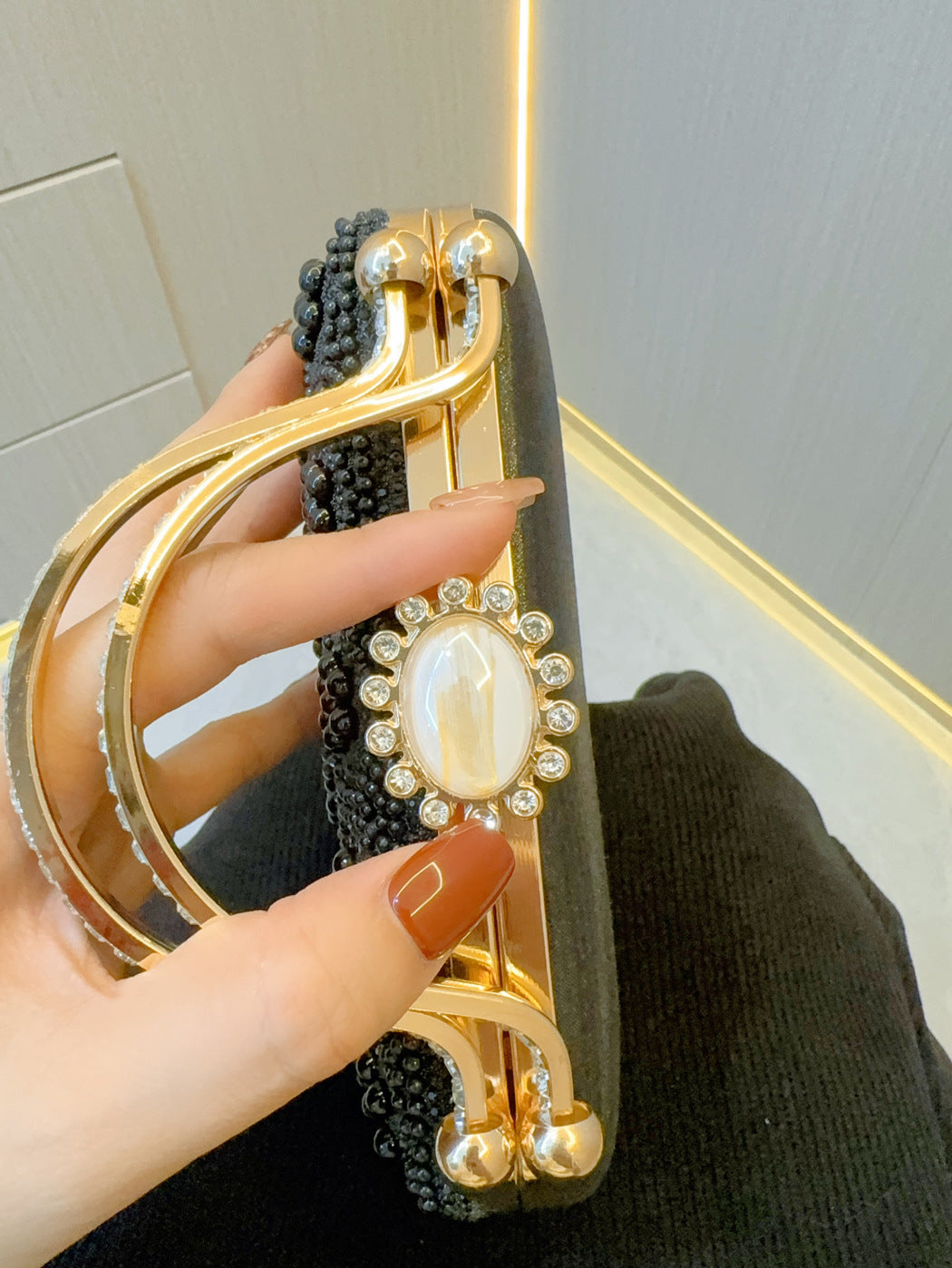 Bolso de mano vintage con perlas, ideal para bodas, eventos nocturnos o cenas. Modelo M4676-089113