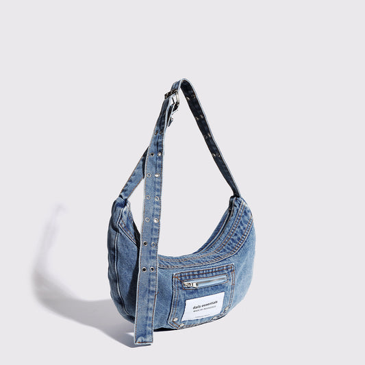 Bolso bandolera con estilo – Bolso hobo de diseño vintage con detalle de denim lavado para una elegancia cotidiana 