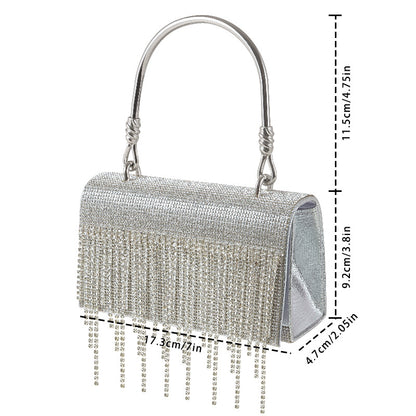 Bolso cuadrado pequeño con borla brillante y pedrería, ideal para cenas de noche, fiestas o como neceser metálico.