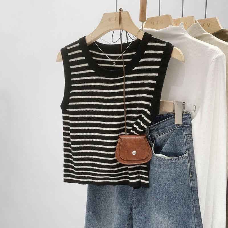 Slim Fit Round Neck Knit Tank Top