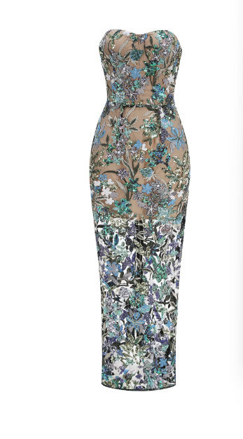 Vestido ajustado con lentejuelas recortadas