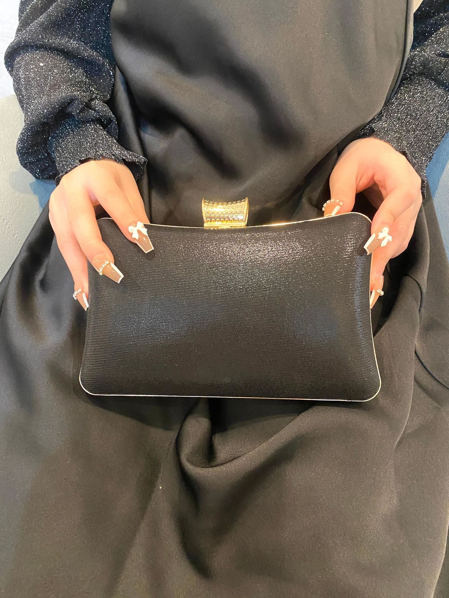 Bolso artesanal con pedrería, bolso de noche para bar o discoteca, bolso para bodas, cumpleaños o banquetes.