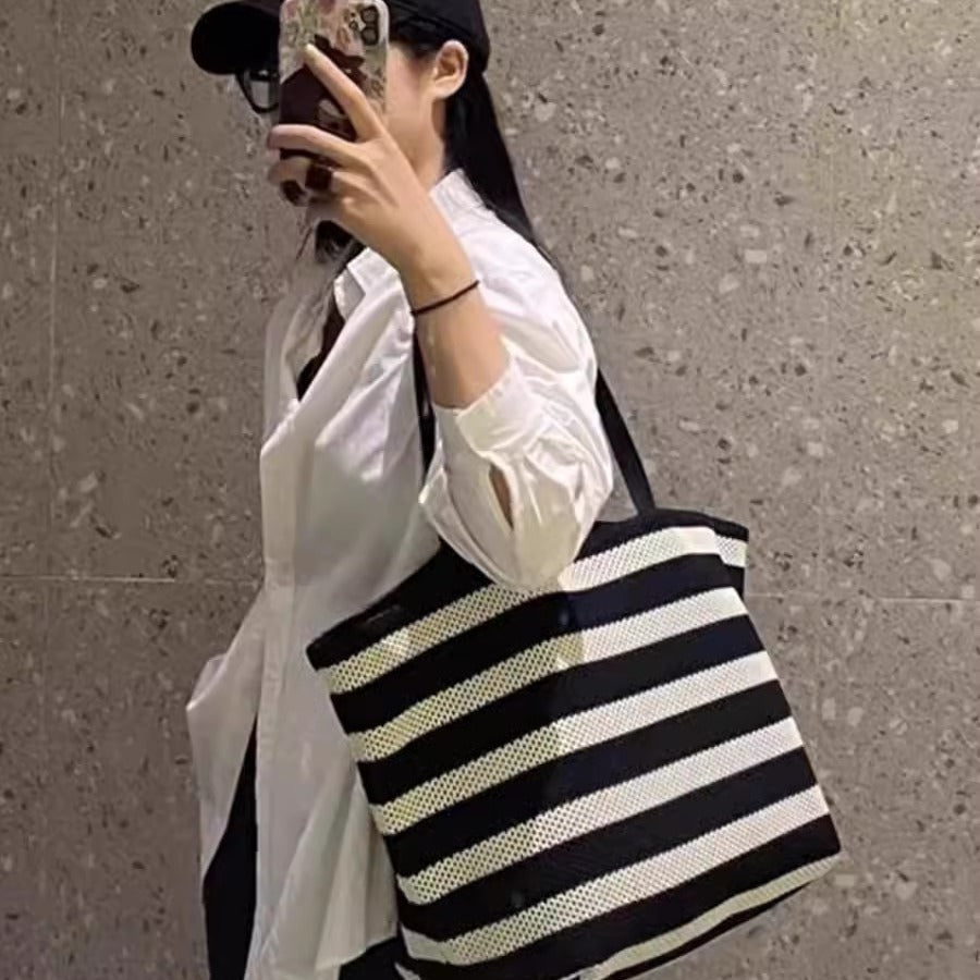 Bolso tote elegante a rayas blancas y negras – Bolso de hombro tejido de gran capacidad para mujer, perfecto para vacaciones y compras. 