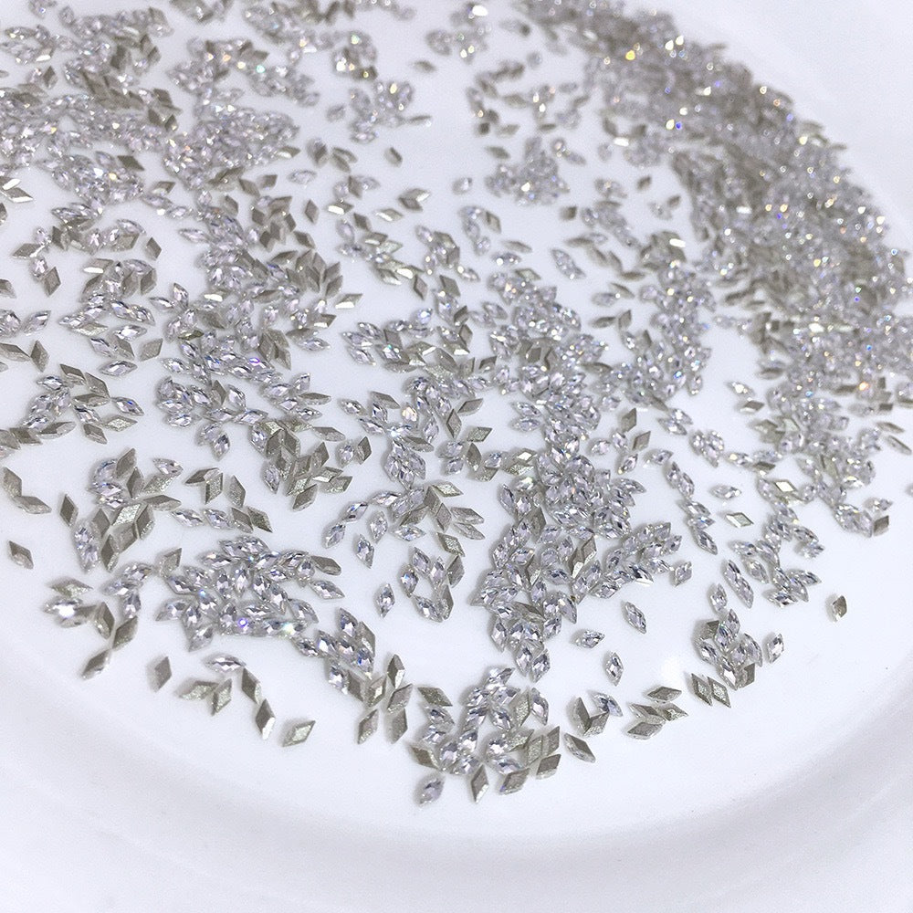 1061 Mini diamante de circonio rombo de 1,5 x 3, joyería de uñas con forma de ojo de caballo de micro circonio de base plana para uñas a presión