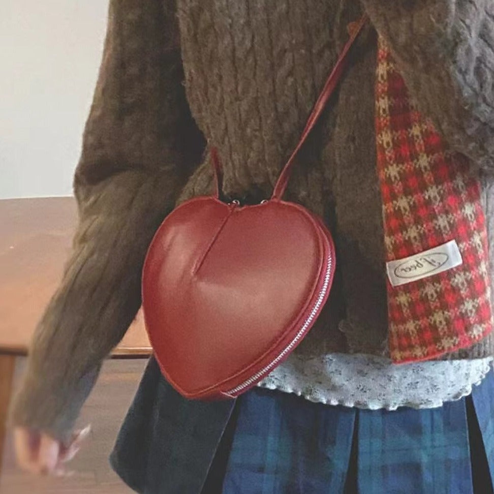 Mini love-shaped crossbody bag, bag women's casual fashion versatile shoulder crossbody bag, fashion stylish love women's bag red