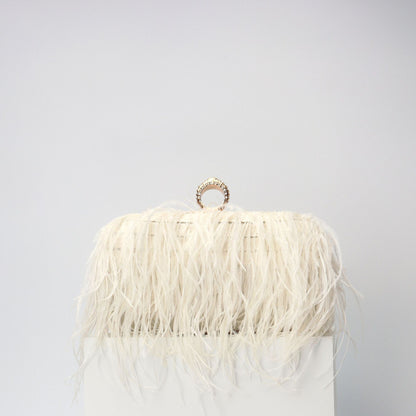 Elegante caja para anillos de pelo de avestruz – Bolso pequeño cuadrado con cadena, bandolera, bolso de mano de terciopelo para la noche, perfecto para cenas, salidas informales, fiestas y eventos nocturnos. 