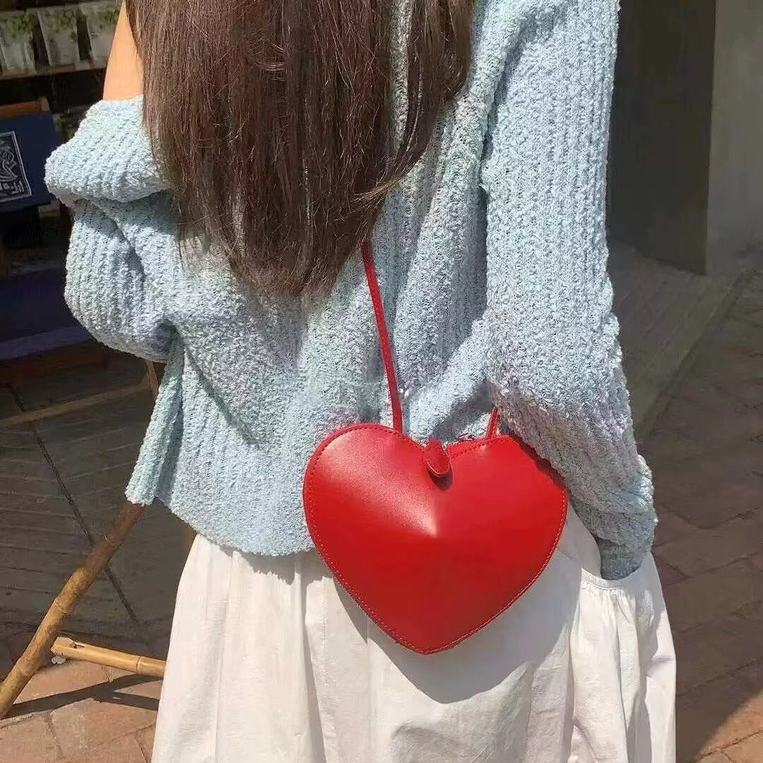 Mini love-shaped crossbody bag, bag women's casual fashion versatile shoulder crossbody bag, fashion stylish love women's bag red