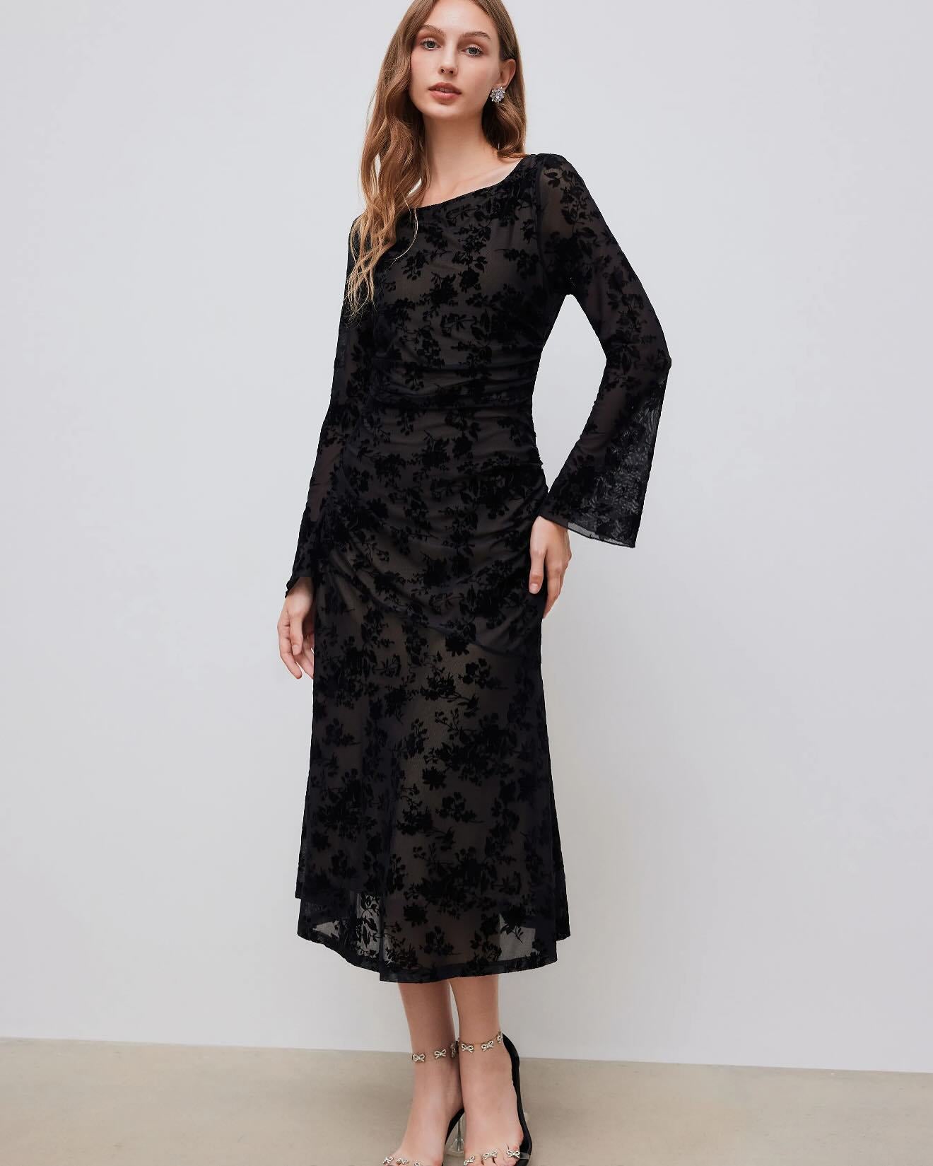 Vestido midi ajustado con efecto desgastado floral