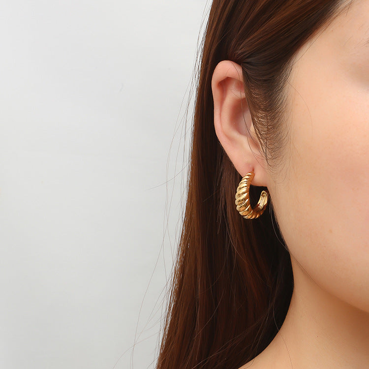 Ribbed C-Shape Hoop Earrings