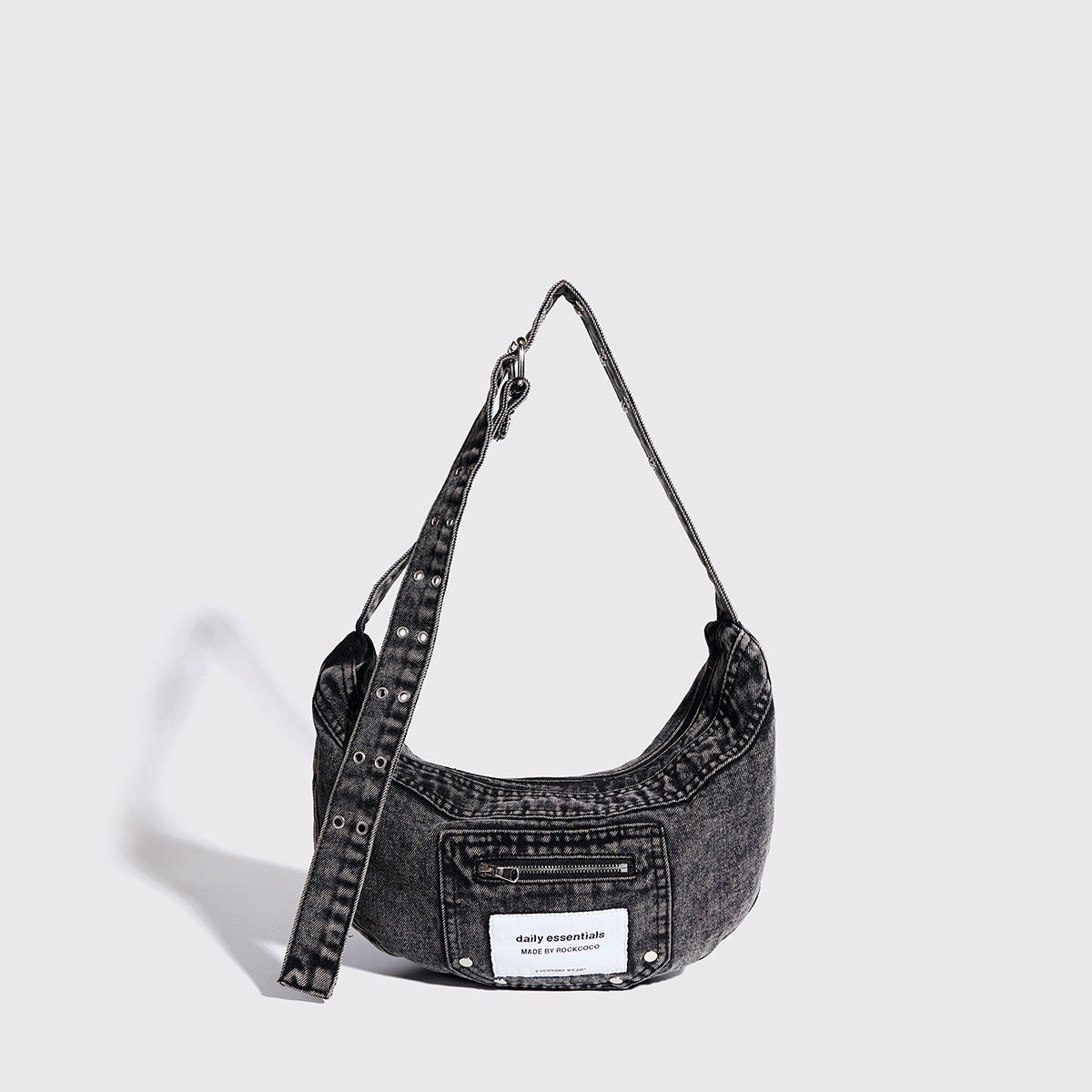 Bolso bandolera con estilo – Bolso hobo de diseño vintage con detalle de denim lavado para una elegancia cotidiana 