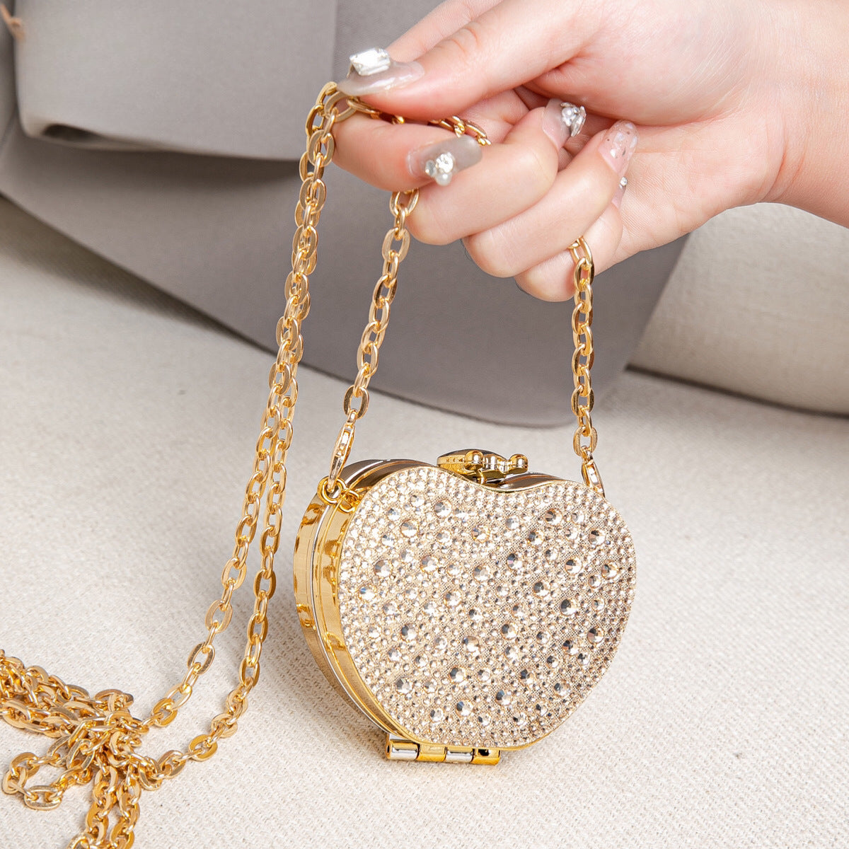 Elegant Mini Double Sided Rhinestone Purse – Heart Shaped Acrylic Mirror Bag, Trendy Mini Lipstick Purse for Prom, Party, and Wedding Events – Stylish evening Prom Bags Clutch