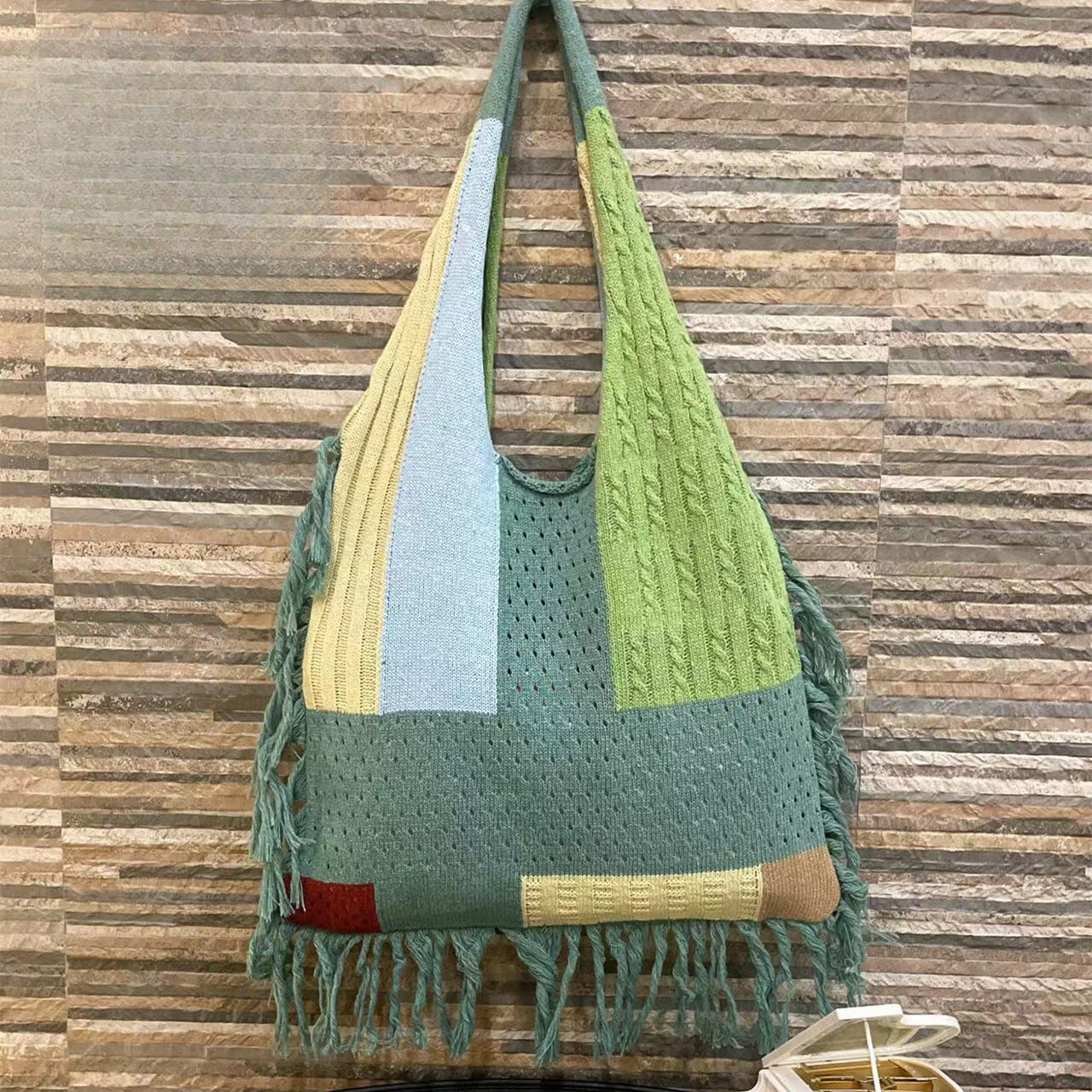Bolso con borla para mujer, bolso de hombro de punto con diseño de empalme, bolso hobo de punto retro sencillo y versátil 