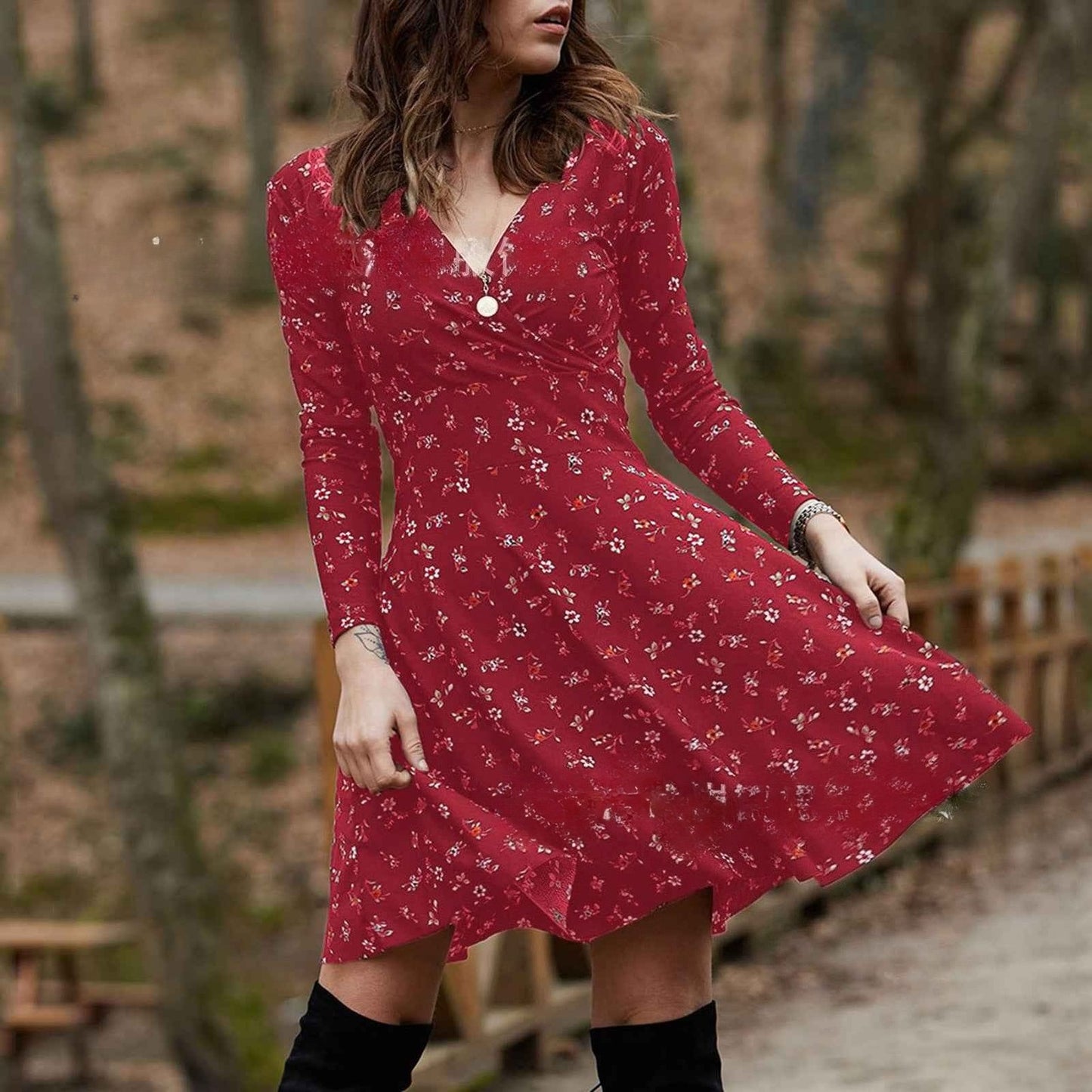 Vestido de manga larga con cuello en V y estampado floral retro 
