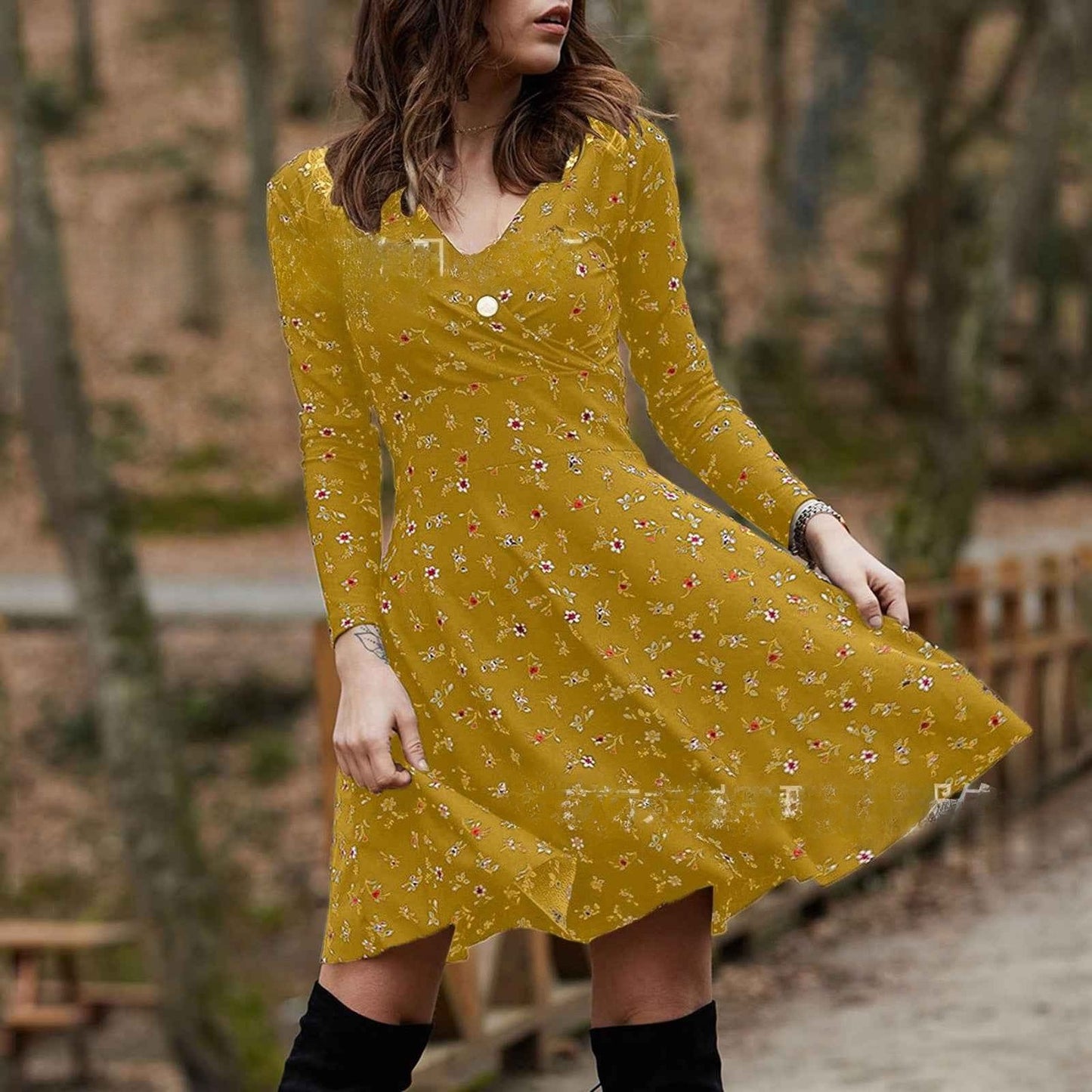 Vestido de manga larga con cuello en V y estampado floral retro 