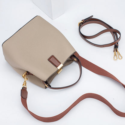 Bolso bandolera tipo cubo para mujer, sencillo y elegante.