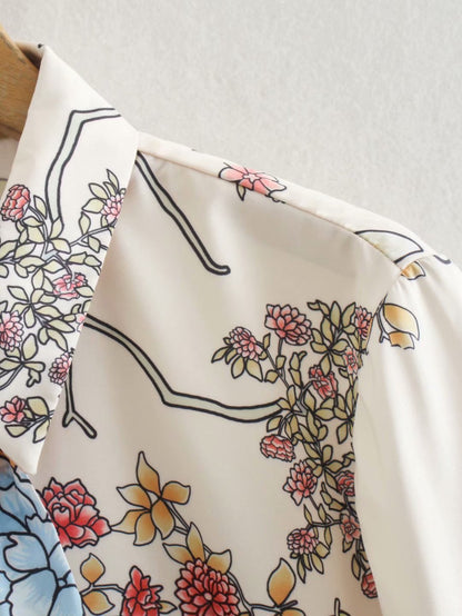 Blusa con lazo de mariposa estampado digital SK08210501