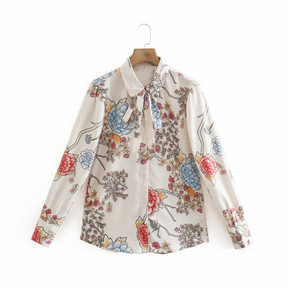 Blusa con lazo de mariposa estampado digital SK08210501